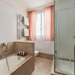 Hotel De L'abbaye Parigi